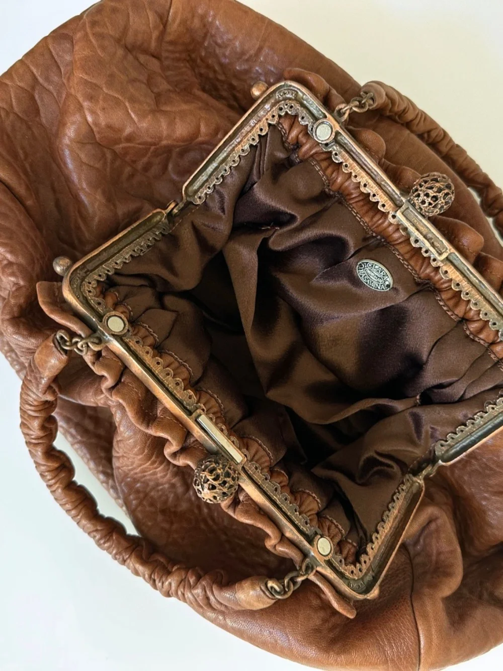 NWOT Clara Kasavina Handmade USA Brown Leather Kiss Lock Ruffle Handbag Purse